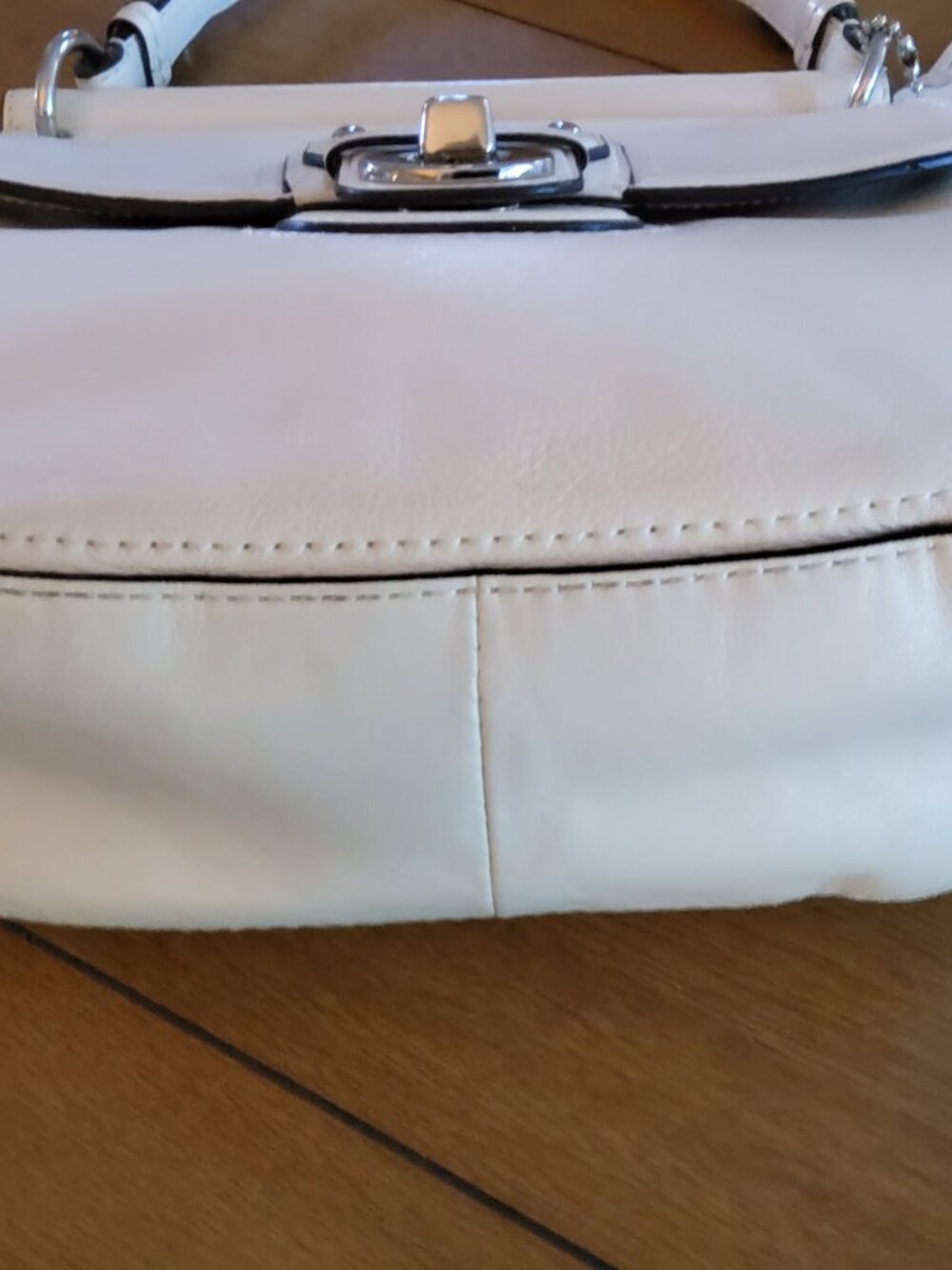 Coach 70th Anniversary Edition Willis Crossbody 19132 in Ivory - Picture 4 of 13